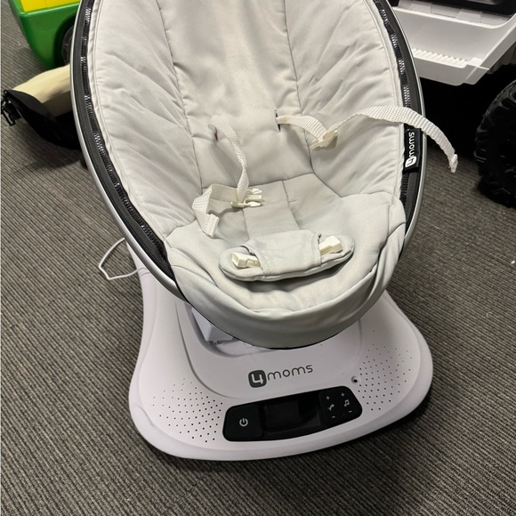 4 Moms Swings good condition works great variety of swings/speeds and music. - Picture 2 of 3